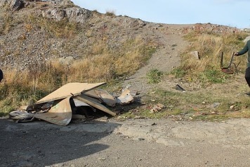 На Камчатке за горе-рыбаками приходится убираться сотрудникам "Главрыбвод"