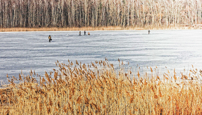 Природоохранная акция «Бурим лунки – спасаем рыбу» на озере Нижний Кабан в Казани