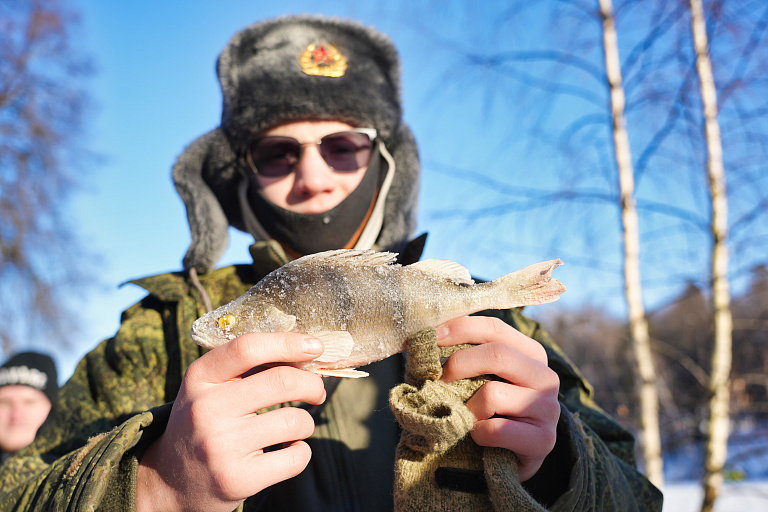 В Подмосковье в рекордные морозы прошел фестиваль подледной рыбалки