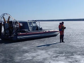 В Самарской области два рыбака застряли на льдине